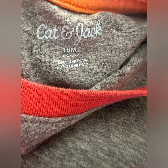 Cat & Jack 18m  Colorblock Pocket Tee Shirt and Carter’s 18m shorts - Picture 4 of 6